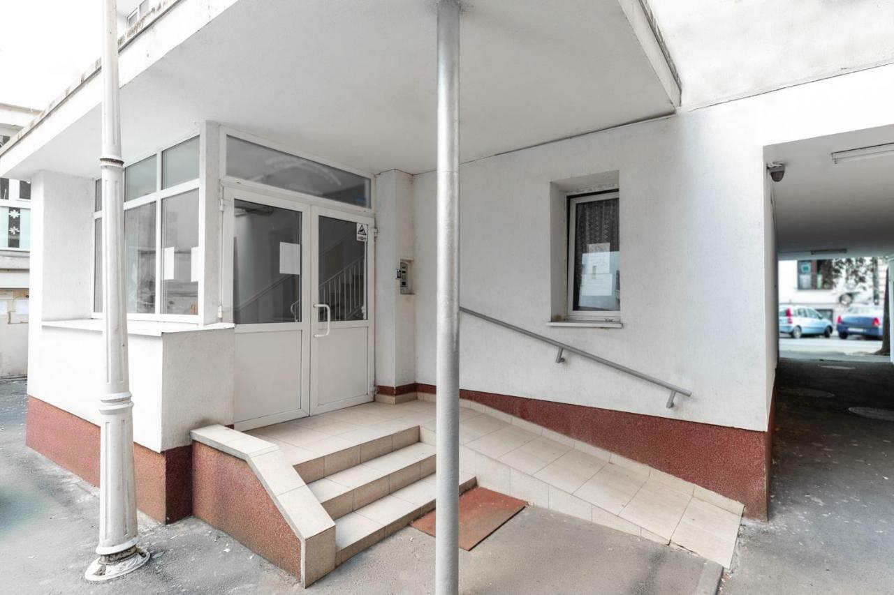 Qult - Up In The Sky Apartment Bucharest Exterior photo